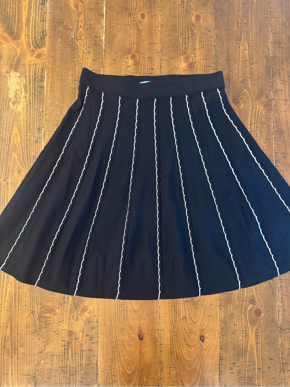 Draper James RSVP skirt A Line black with white details size medium nwot